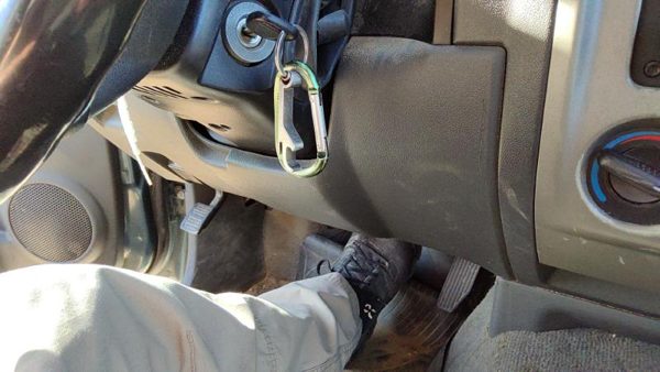 2004-2012 Gmc Canyon Lower Dash Under Column Knee Bolster Trim Panel Oem — photo 5