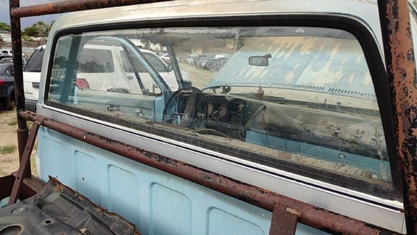 1973-1987 Chevy C10 Back Glass Rear Window Oem Fixed 363107 — photo 1