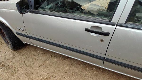 1991 Volvo 740 Front Door LH Silver — photo 5