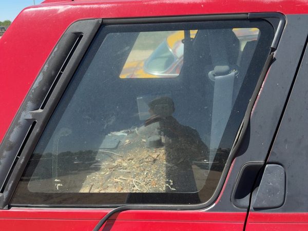 90-95 Nissan Pathfinder Passenger Right Rear Quarter Glass Back Side Window OEM — photo 1
