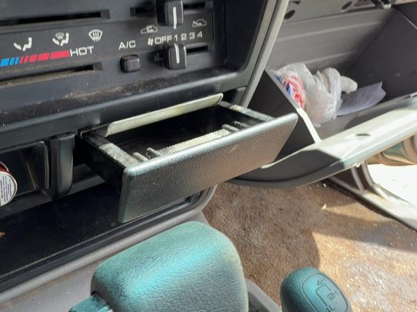 1995-1997 Isuzu Rodeo Ash Tray Assembly Oem Slide Out Dash 4933917 — photo 2