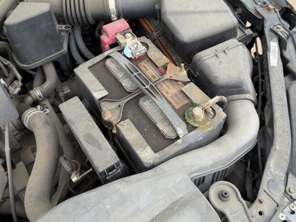 2002-2006 Nissan Altima Complete Battery Box Mount Tray With Hold Down Oem — photo 2