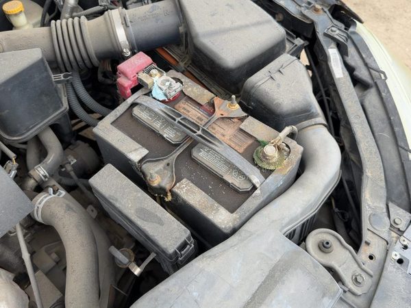 2002-2006 Nissan Altima Complete Battery Box Mount Tray With Hold Down Oem — photo 3