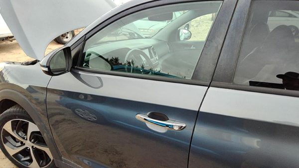 2016 Hyundai Tucson Front Door LH Coliseum Grey Z56 — photo 5