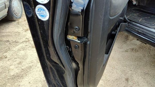 2004-2012 Gmc Canyon Driver Left Front Door Latch With Rods/Cables Oem 15112733 — photo 2