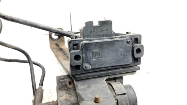1992 Chevy S10 Pickup Vacuum Valve Assembly Oem With Mount Bracket — photo 8
