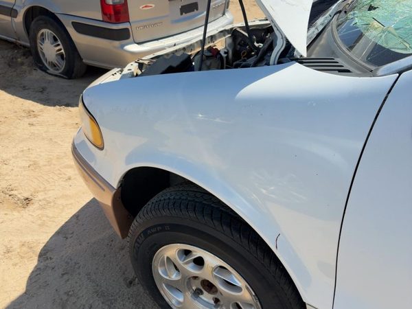 1996-1998 Mercury Villager Driver Left Front Fender Oem White Zc F6Xz16006Aa — photo 4