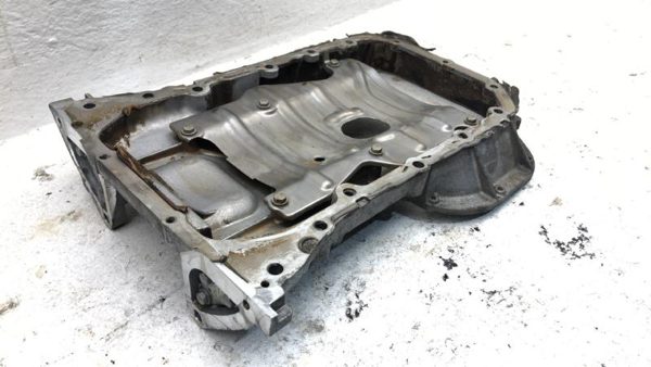 2004-2010 Toyota Highlander Engine Oil Pan With Good Drain Plug Bolts Hardware — photo 7