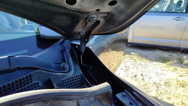 2010 Mazda 3 Hood Hinge RH 38R Graphite Mica Pair LH And RH — photo 2