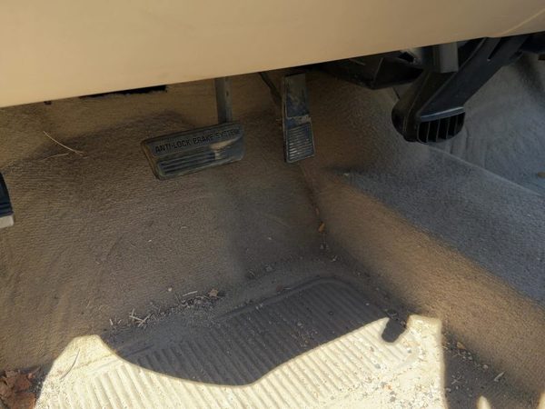 2000-2005 Buick Lesabre Gas Pedal Assembly Oem Accelerator — photo 2