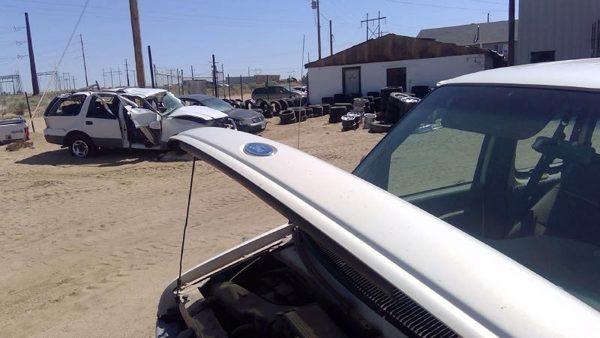 1993 Ford Van Hood White — photo 11