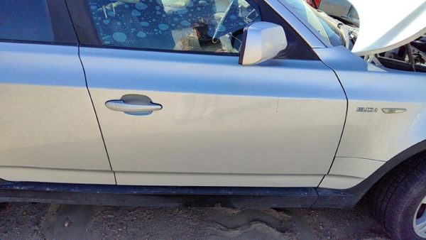 2004 BMW X3 Front Door RH Silver — photo 3