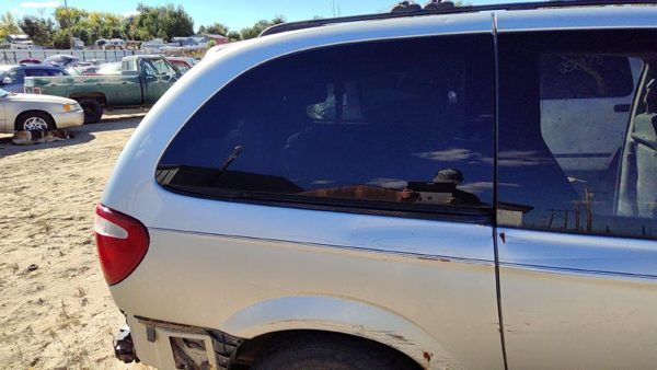 01-07 Caravan Passenger Right Rear Quarter Glass 119 Wb Power Back Side Window — photo 1