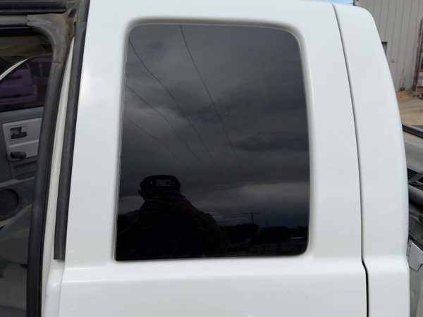 2005-2011 Dodge Dakota Driver Left Rear Door Glass Window Back Quarter Oem — photo 1