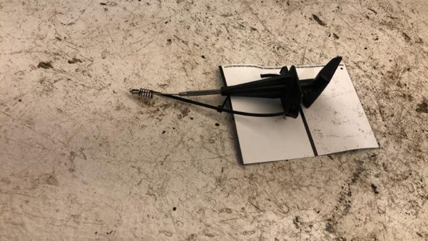 1986-1994 S10 Blazer hood latch release Handle OEM Lever 15688521 — photo 2