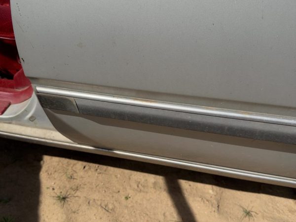 86-91 Olds 88 Driver Left Rear Moulding From Door Oem Back Trim Strip — photo 2