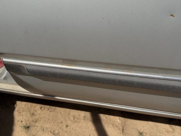 86-91 Olds 88 Driver Left Rear Moulding From Door Oem Back Trim Strip — photo 3