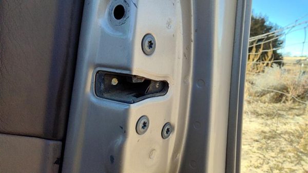 1997-2001 Toyota Camry Passenger Right Front Door Latch With Rods/Cables Oem — photo 2