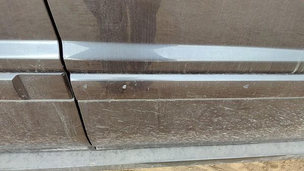 05-09 Equinox Passenger Right Front Moulding From Door Trim Granite Gray 44U — photo 2