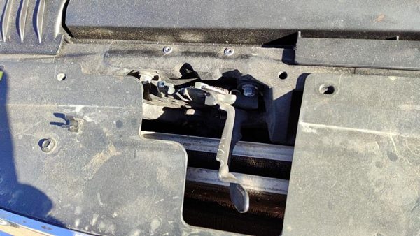 2007-2009 Nissan Altima Hood Latch Assembly With Bracket Oem 62500Ja000 — photo 2