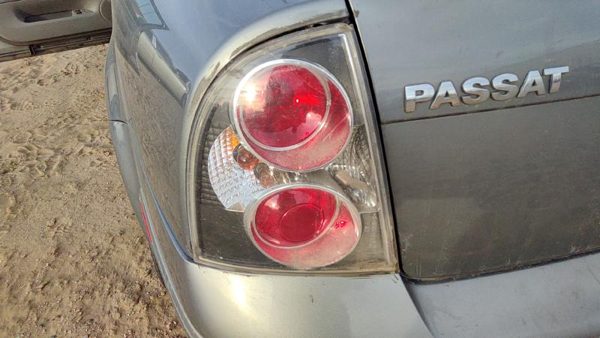 2001-2005 Vw Passat Driver Left Tail Light Brake Lamp Oem Rear 3B5945095ac — photo 3
