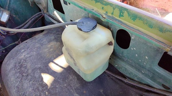 1976 Silverado C10 Windshield Washer Fluid Reservoir With Pump Oem Wiper Tank — photo 2