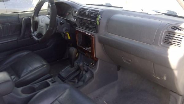 2002 Isuzu Rodeo — vehicle photo 8