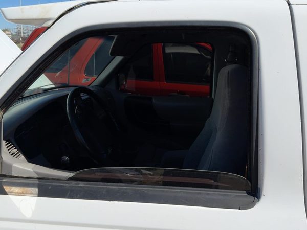 1993-1997 Ford Ranger Driver Left Front Side Window Door Glass Oem F37Z1021411A — photo 1