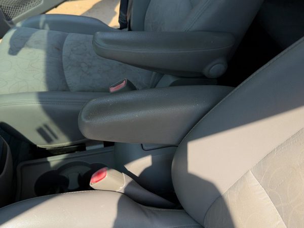 2002-2007 Saturn Vue Redline Driver Left Front Arm Rest Side Seat Oem Gray 17D — photo 1
