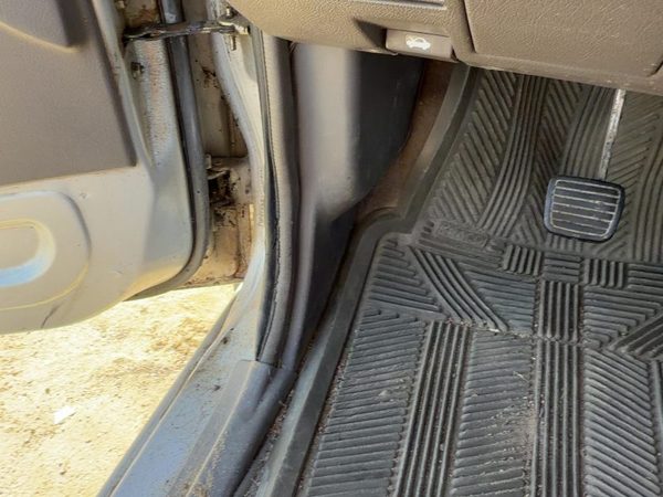 1988-1995 Isuzu Pup Driver Left Lower Kick Trim Panel Oem Gray — photo 4
