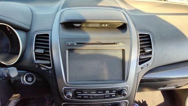 2011-2015 Kia Sorento Trim Bezel Around Radio Surround Dash Panel Oem — photo 1