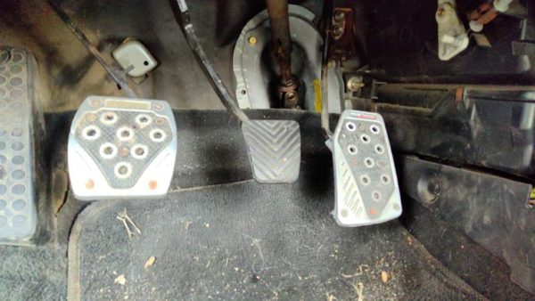 2000-2005 Mitsubishi Eclipse Complete Clutch And Brake Pedal Assembly Oem — photo 1