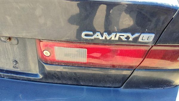 1997-1999 Toyota Camry Passenger Right Inner Tail Light Brake Lamp Oem Rear — photo 1