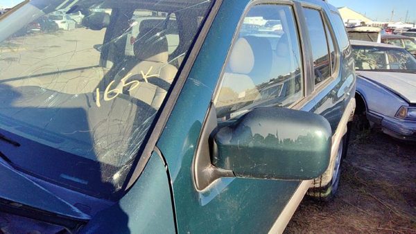 2000 Honda Passport Front Door LH 4DR Hgm Huntsman Green — photo 3