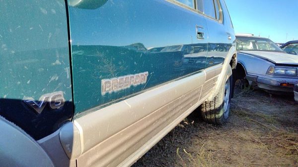 2000 Honda Passport Front Door LH 4DR Hgm Huntsman Green — photo 5