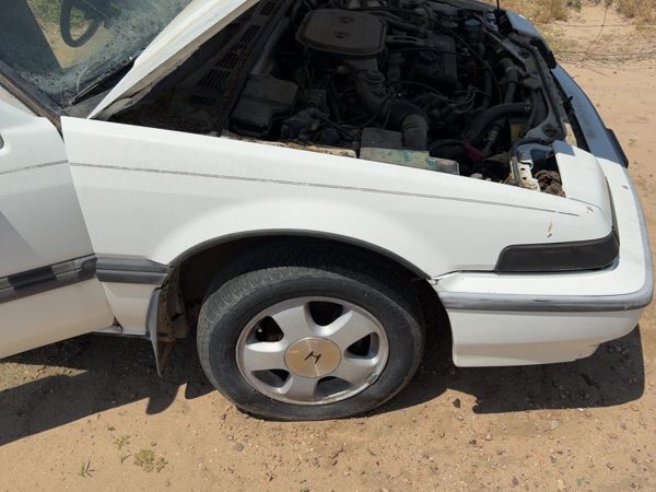 1986-1989 Honda Accord Lx Passenger Right Front Fender Oem White 3031267 — photo 2