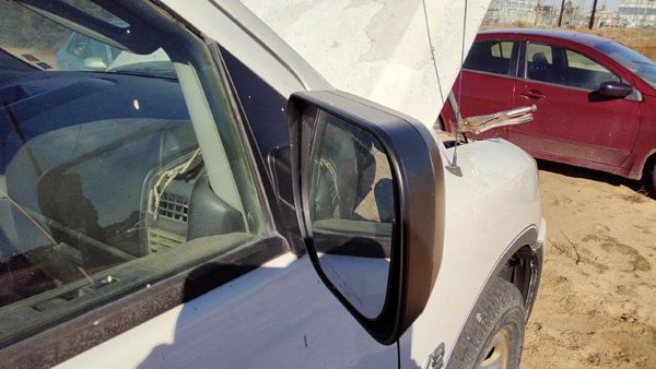 2004-2015 Nissan Titan Passenger Right Manual Side Mirror Door Mounted Oem — photo 2