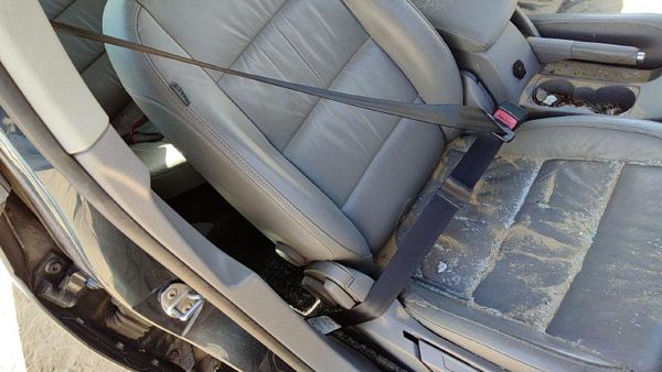 2005-2010 Vw Jetta Passenger Right Front Seat Belt Retractor Oem Shoulder Gray — photo 1
