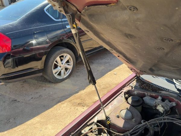 1985-1988 Nissan Maxima Front Hood Strut Stay Lift Support OEM 65470-01E00 — photo 1