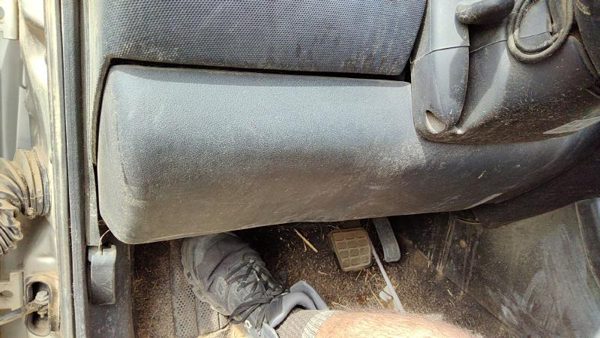 99-00 Cabrio Convertible Lower Dash Under Column Knee Bolster Trim Panel Black — photo 4