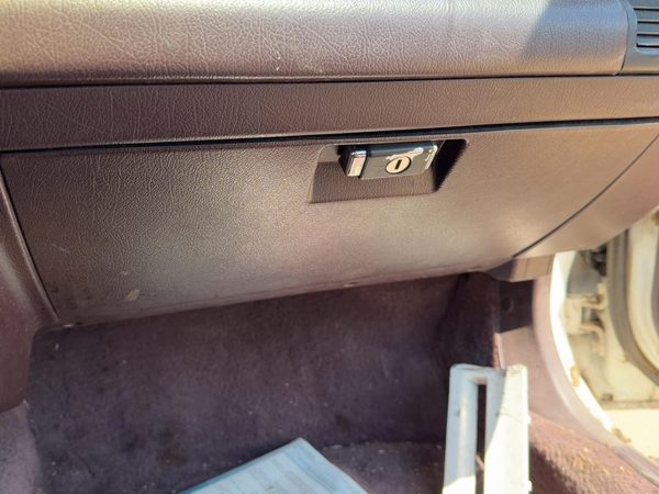 1986-1989 Honda Accord Lx Glove Box Assembly Complete Door With Latch Oem Maroon — photo 3