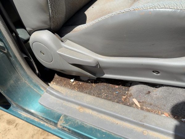 95-97 Isuzu Rodeo Passenger Right Side Seat Trim Panel Oem Gray 160 — photo 4