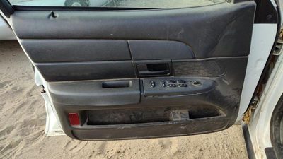 2005 Ford Crown Vic Driver Left Front Door Trim Panel With Master Switch Black