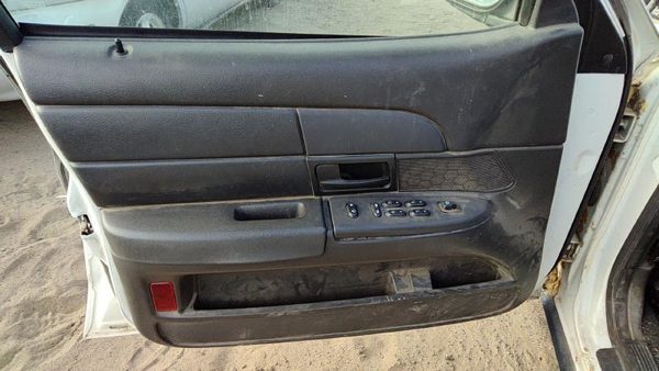 2005 Ford Crown Vic Driver Left Front Door Trim Panel With Master Switch Black — photo 2