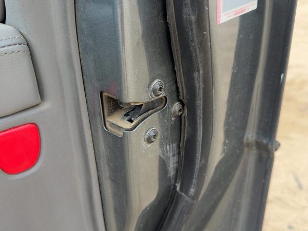 98-04 Seville Passenger Right Front Door Latch With Rods/Cables Oem Sedan Sts — photo 3