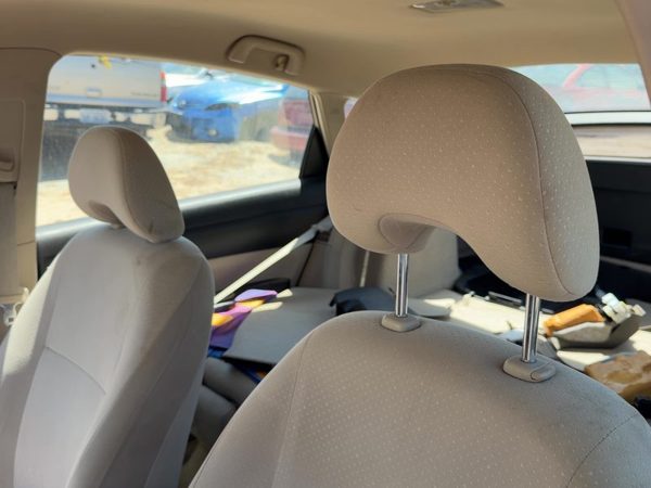 2004-2005 Toyota Prius Pair Of Front Headrests Oem Left Right Set Seat Tan 08 — photo 3