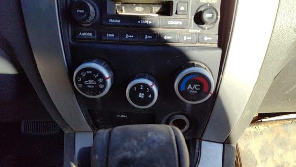 2005-2009 Hyundai Tucson Temperature Control Module In Dash Heater Ac Head Unit — photo 2