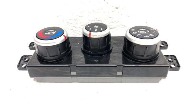 2005-2009 Hyundai Tucson Temperature Control Module In Dash Heater Ac Head Unit — photo 7