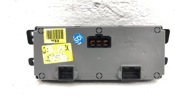2005-2009 Hyundai Tucson Temperature Control Module In Dash Heater Ac Head Unit — photo 8