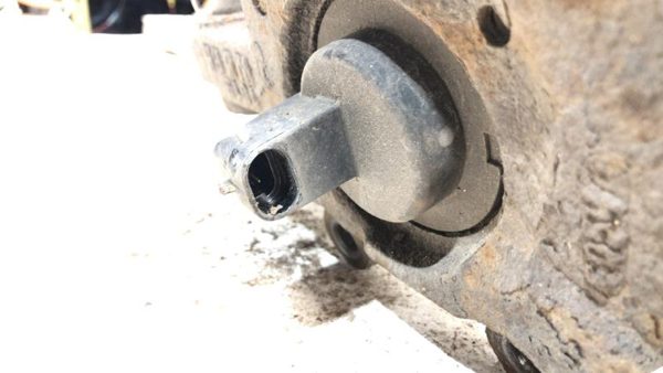 93-02 Eldorado Driver Left Rear Knuckle Assembly Stub Axle With Wheel Hub — photo 5